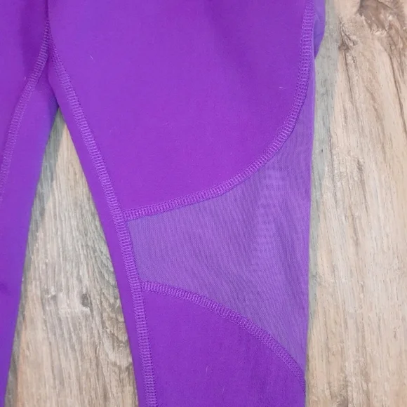 ALO Yoga Coast Stirrup Leggings - Picture 4 of 6